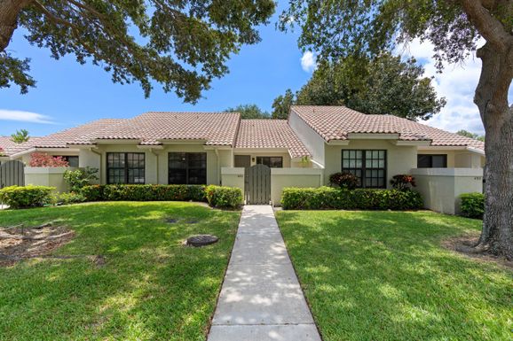 496 Hardwood, Boca Raton, FL 33431