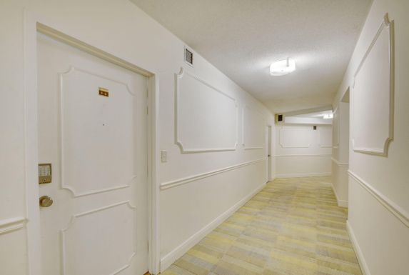 1000 Lowry, Delray Beach, FL 33483