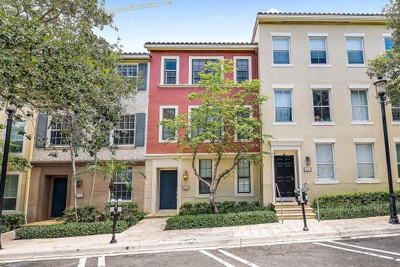 634 Fern, West Palm Beach, FL 33401