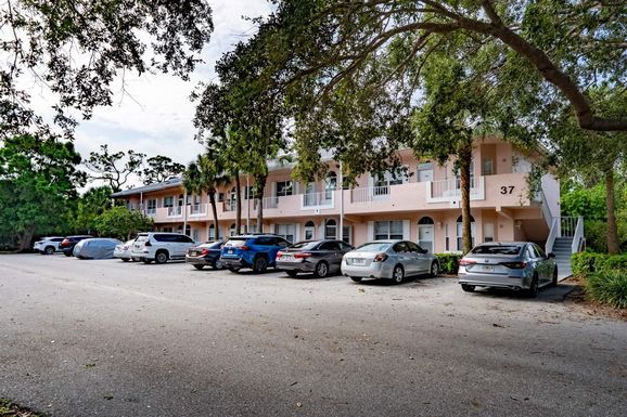 18081 Country Club, Jupiter, FL 33469