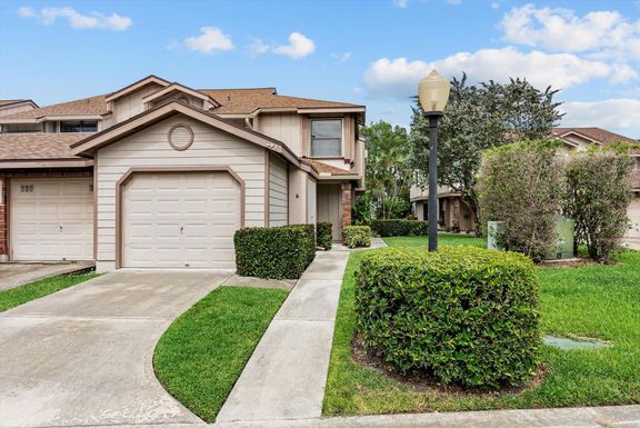 600 Crosswinds, Greenacres, FL 33413