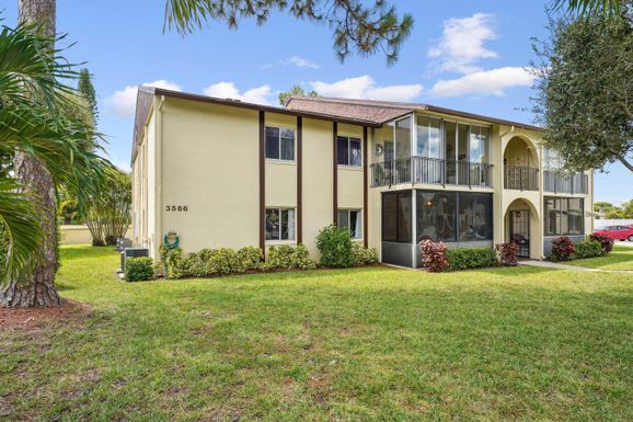 3586 La Playas, Greenacres, FL 33463