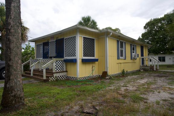 922 Se Bayou Avenue #A, Stuart, FL 34994