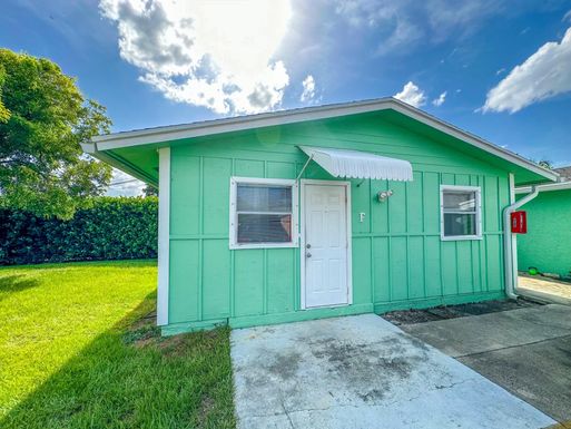 2735 Richard, West Palm Beach, FL 33403