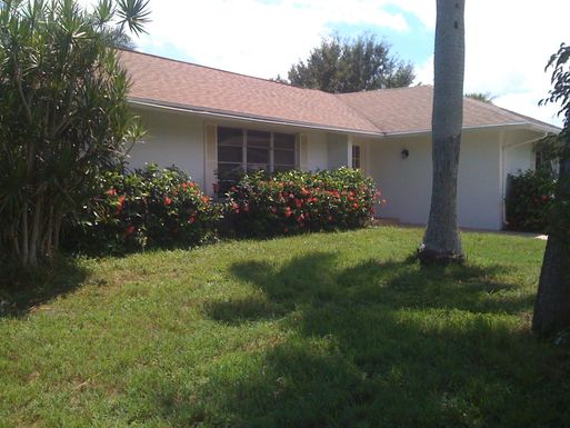 1 Indialucie, Sewalls Point, FL 34996