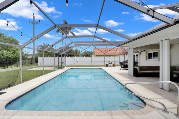 6040 Sunberry, Boynton Beach, FL 33437