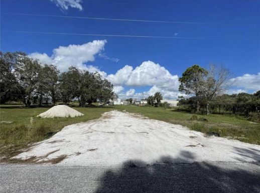 345 106th, Okeechobee, FL 34972