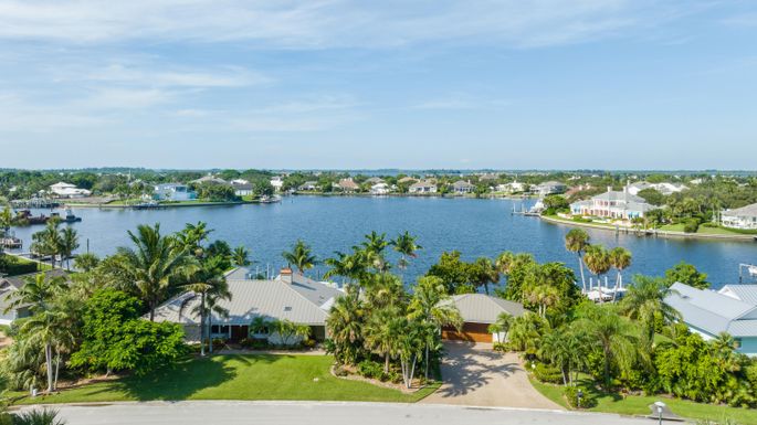 705 Harbour, Vero Beach, FL 32963