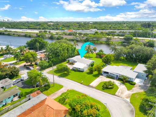 6630 Pine Tree, West Palm Beach, FL 33406