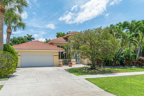 9501 Carousel, Boca Raton, FL 33434