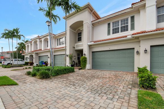 4 Nottingham, Boynton Beach, FL 33426