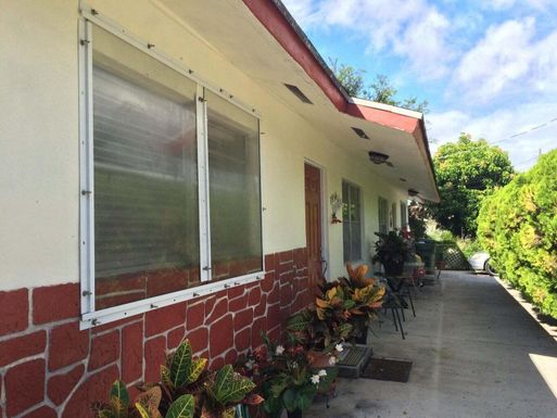 3956 7th, Palm Springs, FL 33461