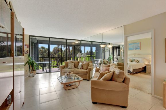 6805 Willow Wood, Boca Raton, FL 33434
