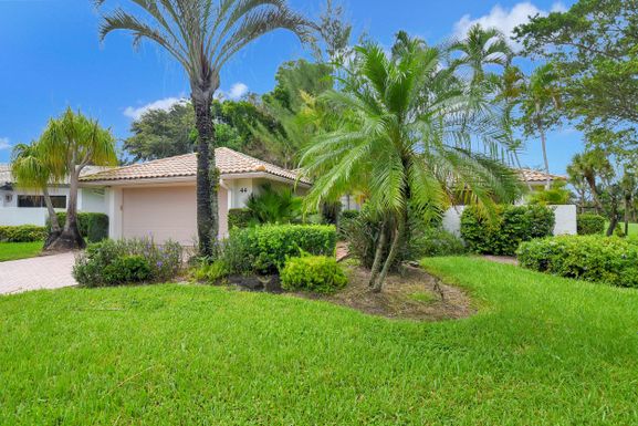 44 Hampshire, Boynton Beach, FL 33436