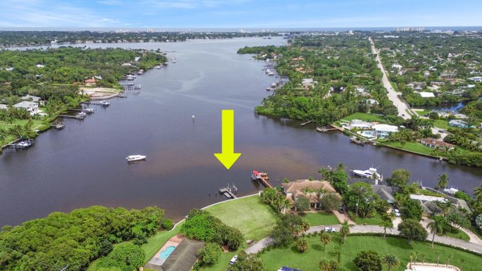 18040 ViA Rio, Jupiter, FL 33458