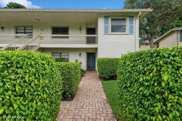 11 Westgate, Boynton Beach, FL 33436