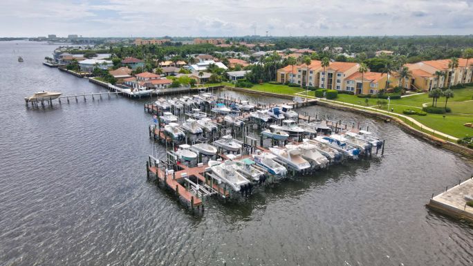 140 Yacht Club, Hypoluxo, FL 33462