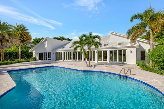 355 Oakview, Delray Beach, FL 33445