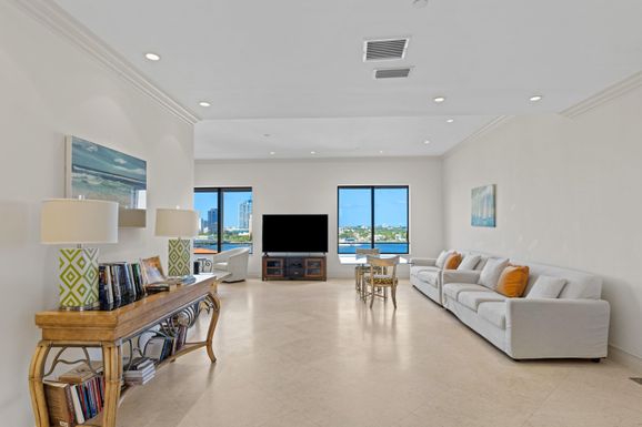 150 Bradley, Palm Beach, FL 33480