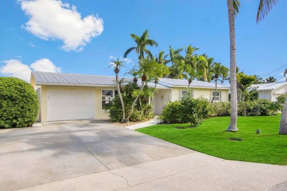 935 Dolphin, Jupiter, FL 33458