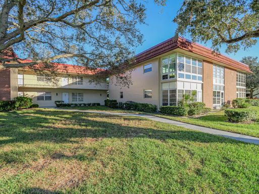 32 Pine Arbor, Vero Beach, FL 32962