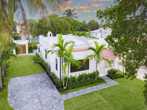 715 Winters, West Palm Beach, FL 33405