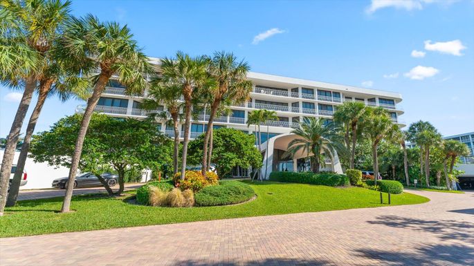 2000 Ocean, Palm Beach, FL 33480