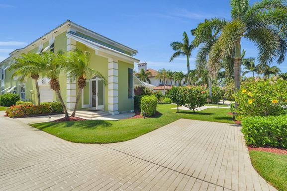 1704 Del Haven, Delray Beach, FL 33483