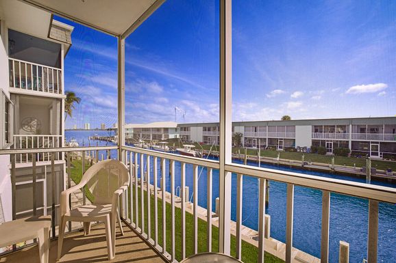 112 Doolen, North Palm Beach, FL 33408