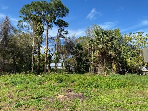 5117 La Salle, Fort Pierce, FL 34951