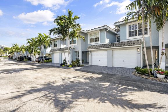 900 Jeffery, Boca Raton, FL 33487