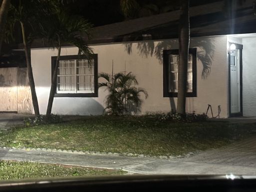 5686 Elder, West Palm Beach, FL 33415