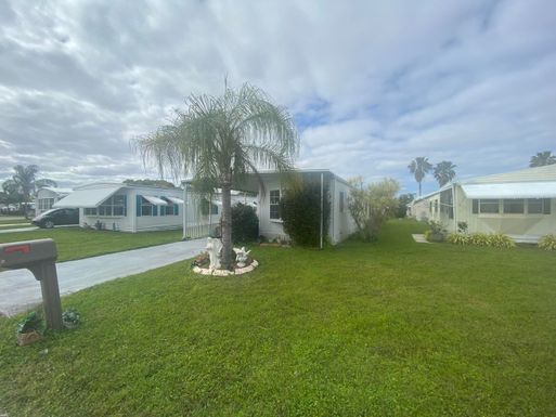 6 Nuestra Calle, Port Saint Lucie, FL 34952