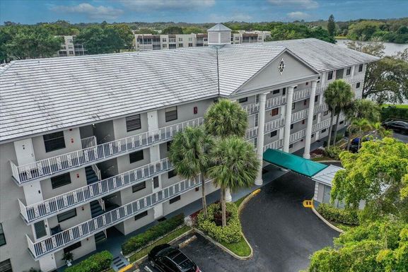 1530 Whitehall, Davie, FL 33324