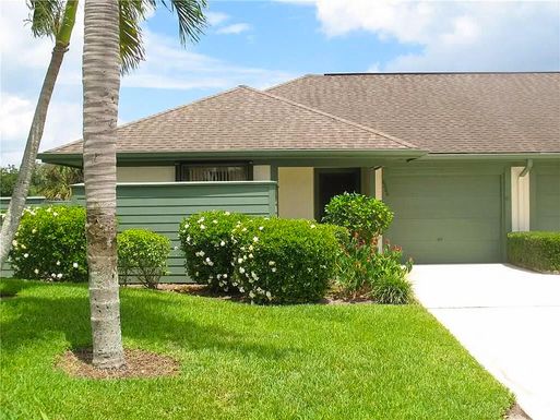 6886 Bunker Hill, Hobe Sound, FL 33455