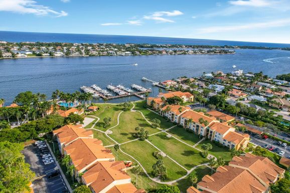 140 Yacht Club, Hypoluxo, FL 33462