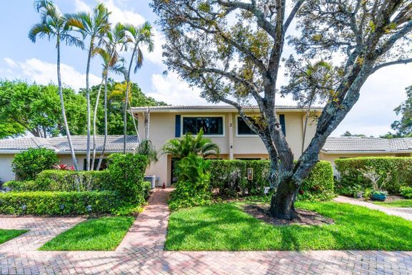 2 Stratford, Boynton Beach, FL 33436