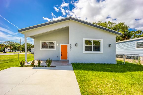 803 Avenue B, Fort Pierce, FL 34950