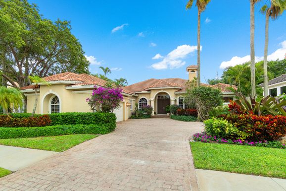 102 Pembroke, Palm Beach Gardens, FL 33418