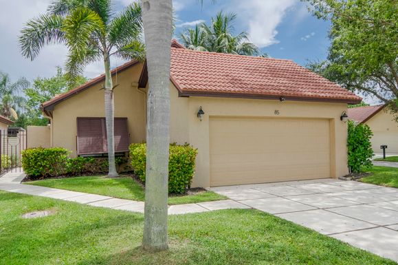 85 Ironwood, Palm Beach Gardens, FL 33418