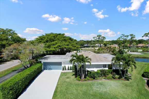 13297 Garth, Palm Beach Gardens, FL 33418