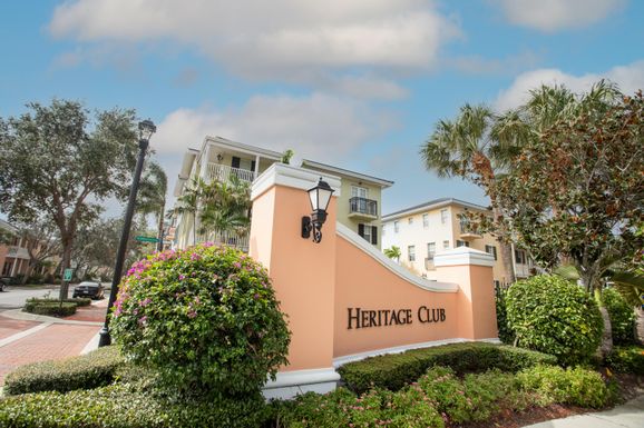 1005 Heritage Club, Delray Beach, FL 33483