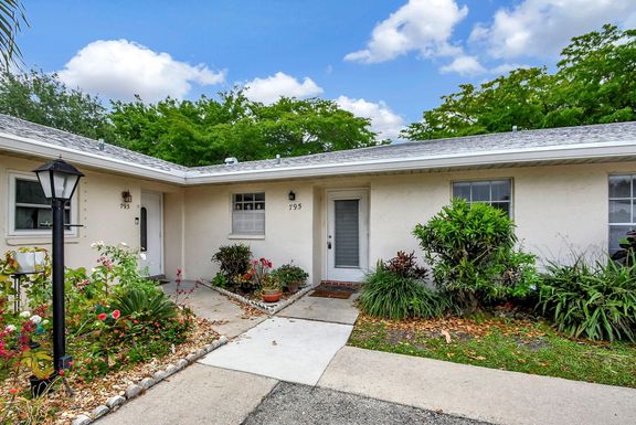 795 Nantucket, Lake Worth, FL 33467