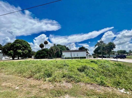 12588 Us-441, Canal Point, FL 33438