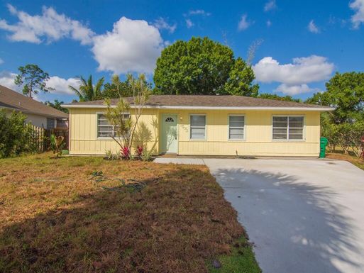 1573 Quatrain, Sebastian, FL 32958