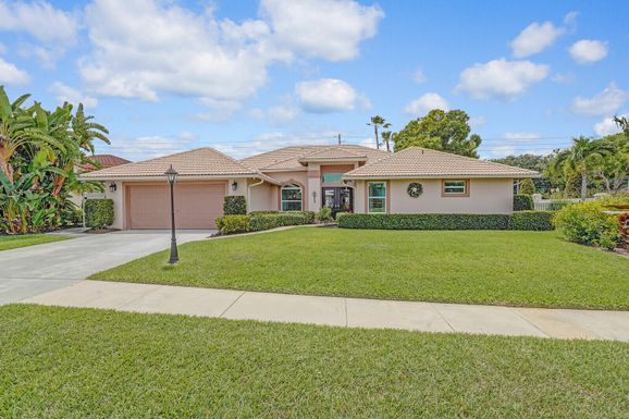 9000 Cypress Hollow, Palm Beach Gardens, FL 33418