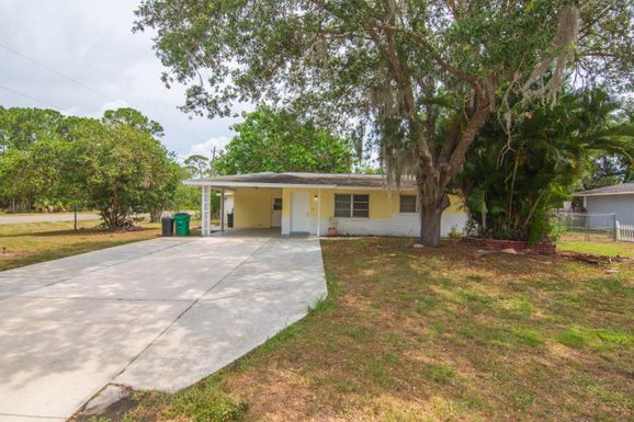 8008 Arthurs, Fort Pierce, FL 34951