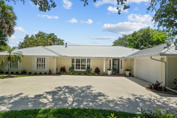 5270 Burning Tree, Stuart, FL 34997