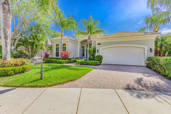 104 Dalena, Palm Beach Gardens, FL 33418