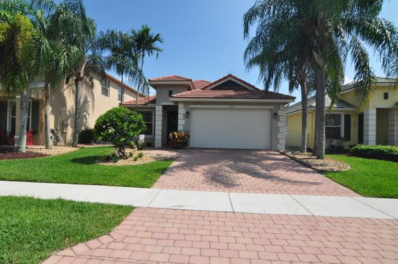 310 Mulberry Grove, Royal Palm Beach, FL 33411